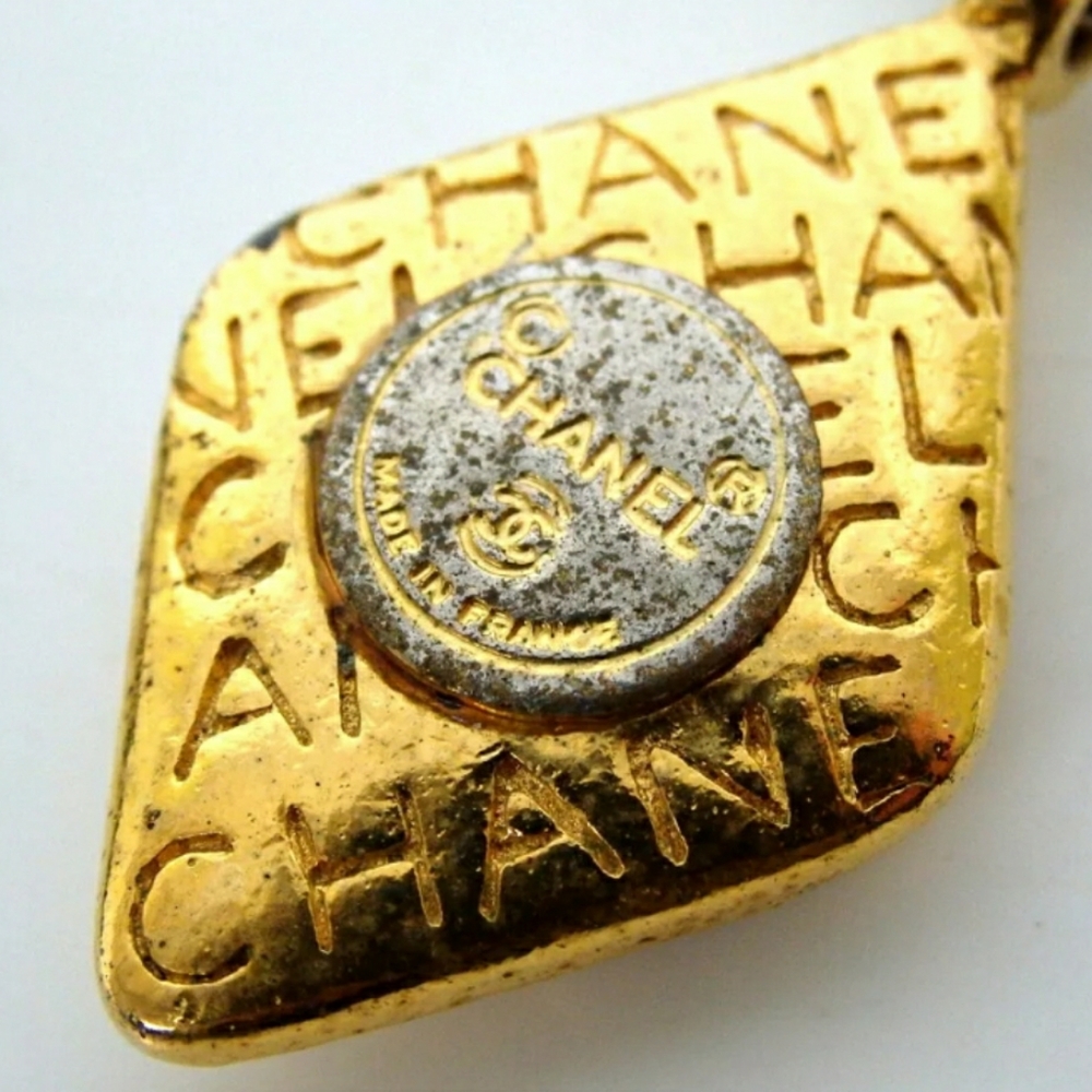 AUTH CHANEL LOGO ICON  VINTAGE BLE RUBBED T METAL - Picture 7 of 8